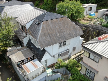京都府相楽郡にて、外壁塗装工事および、屋根はスーパーガルテクトカバー工事の施工をいたしました。 施工前