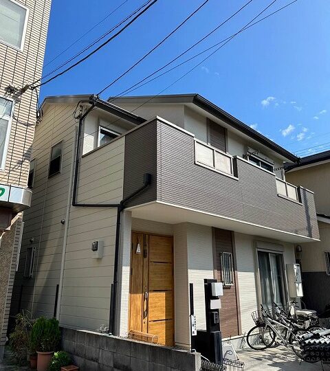 京都市伏見区にて　サイディングシール打ち替え後、遮熱塗料にて塗り替えしました。