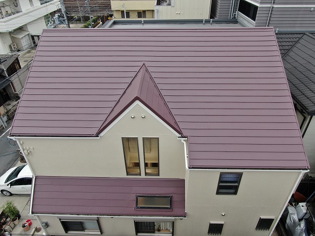 京都市下京区にてサイディングボードのシール劣化のご相談。シール工事に加え、屋根のカバー工法、外壁塗装など施工させていただきました。