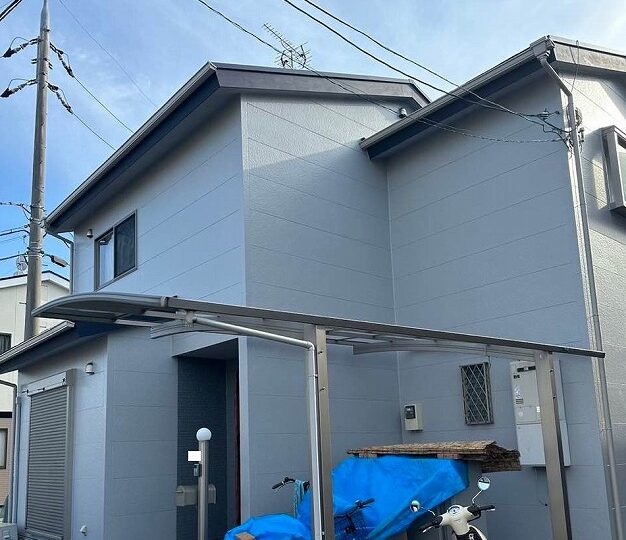京都府久世郡にて　外壁がチョーキングをおこしていた為 塗装と、またバルコニーの防水工事をさせていただきました