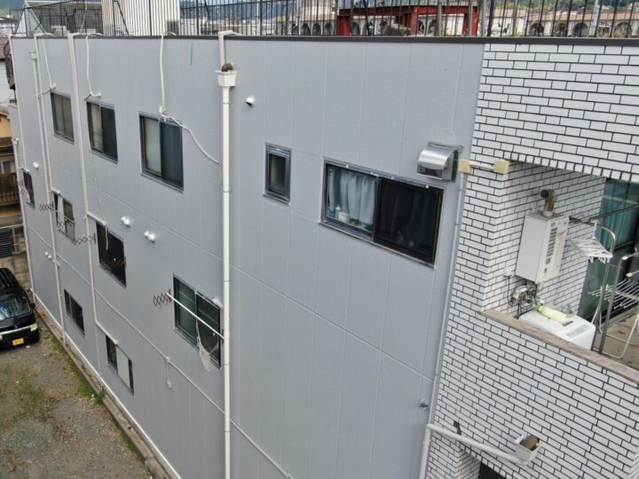 京都市山科区にて築約35年のアパートの一部屋が雨漏れしているとのことでお問合せいただきました!