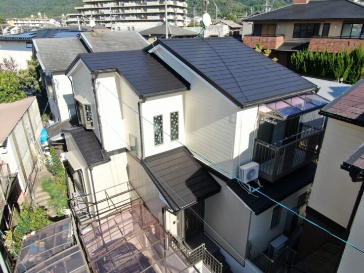 京都市伏見区にて外壁塗装、屋根のカバー工法させていただきました!