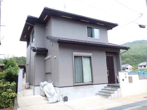京都市左京区にて外壁塗装と屋根をカバー工法で施工いたしました。