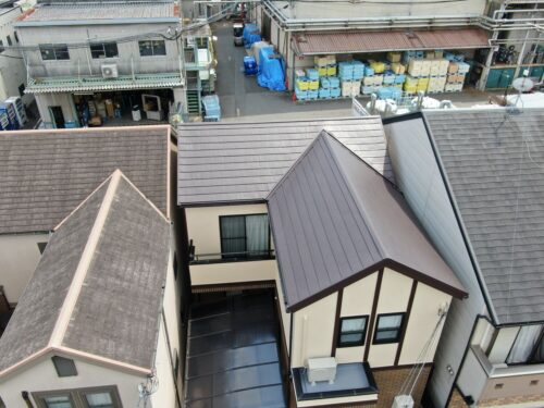 京都市伏見区にて屋根のカバー工法、外壁塗装・付帯部、シール工事等を施工させて頂きました！