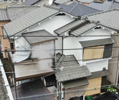 京都府八幡市にて　壁のヒビ割れと屋根の状態が気になりお問い合わせいただきました