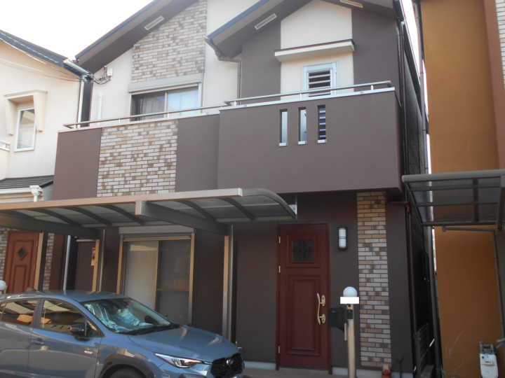 京都市南区にて外壁塗装・付帯部、防水工事、屋根のカバー工法を施工いたしました！