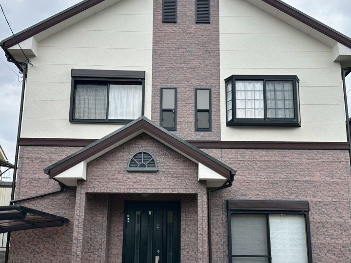 滋賀県草津市にて外壁塗装・屋根工事をさせて頂きました。