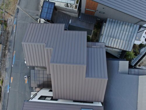 京都府久世郡にて　コロニアルネオの屋根をスーパーガルテクトに！！