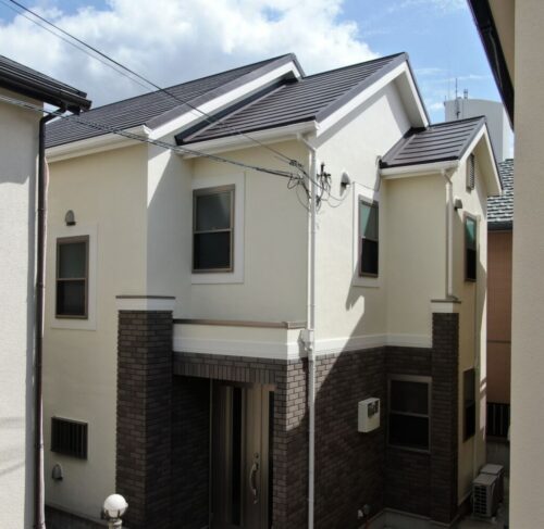 京都市伏見区にて　コロニアルNEOの屋根をスーパーガルテクトに！！